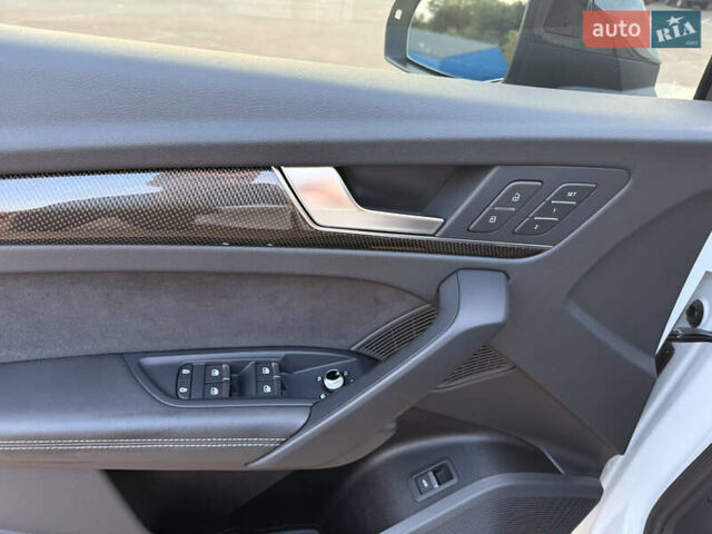 Белый Ауди SQ5 Sportback, объемом двигателя 3 л и пробегом 37 тыс. км за 52000 $, фото 20 на Automoto.ua