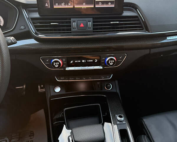 Белый Ауди SQ5 Sportback, объемом двигателя 3 л и пробегом 37 тыс. км за 52000 $, фото 15 на Automoto.ua