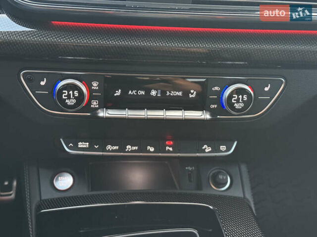 Белый Ауди SQ5 Sportback, объемом двигателя 3 л и пробегом 37 тыс. км за 52000 $, фото 17 на Automoto.ua