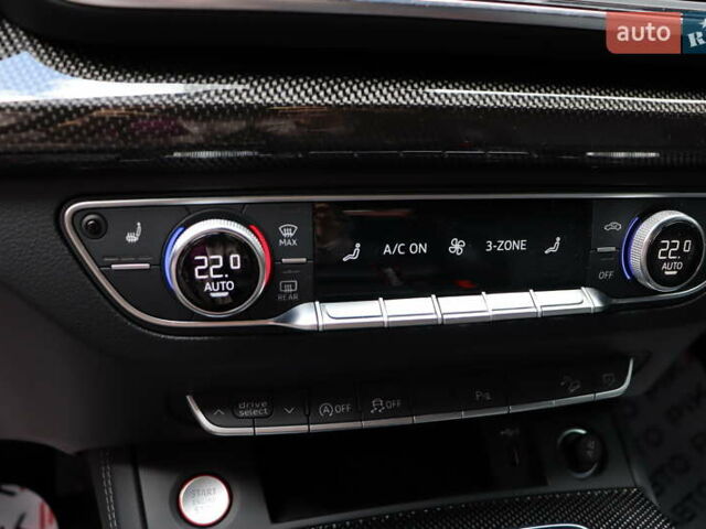 Серый Ауди SQ5 Sportback, объемом двигателя 3 л и пробегом 67 тыс. км за 54900 $, фото 35 на Automoto.ua