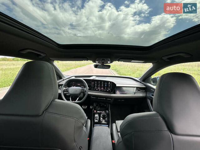 Синий Ауди SQ6 e-tron, объемом двигателя 0 л и пробегом 5 тыс. км за 92800 $, фото 19 на Automoto.ua