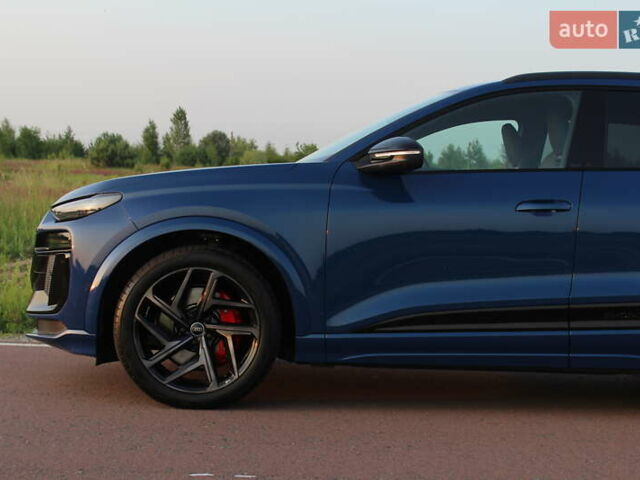 Синий Ауди SQ6 e-tron, объемом двигателя 0 л и пробегом 5 тыс. км за 88800 $, фото 3 на Automoto.ua