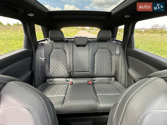 Синий Ауди SQ6 e-tron, объемом двигателя 0 л и пробегом 5 тыс. км за 88800 $, фото 24 на Automoto.ua