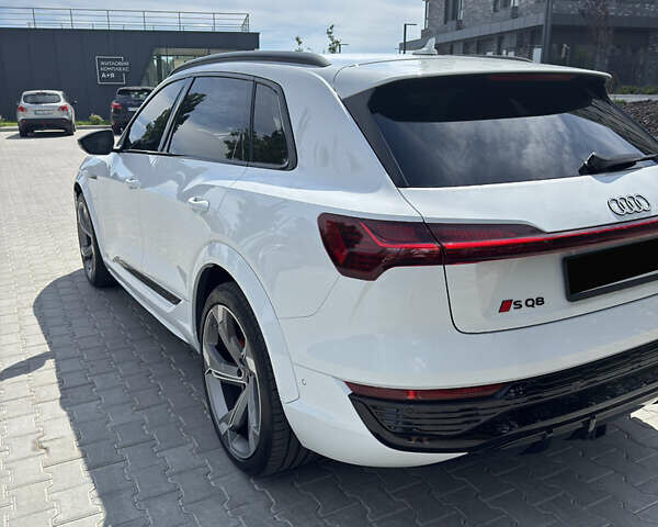 Білий Ауді SQ8 e-tron, об'ємом двигуна 0 л та пробігом 11 тис. км за 68000 $, фото 5 на Automoto.ua