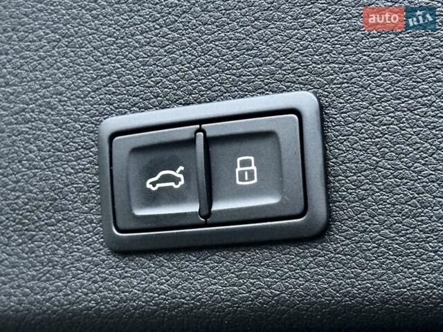 Черный Ауди SQ8 e-tron, объемом двигателя 0 л и пробегом 28 тыс. км за 68000 $, фото 28 на Automoto.ua