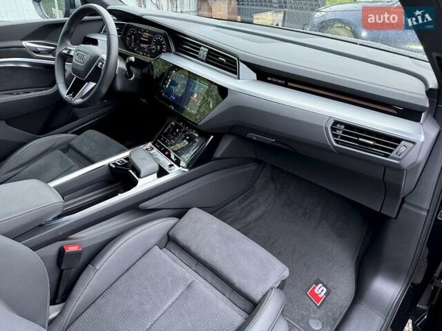 Черный Ауди SQ8 e-tron, объемом двигателя 0 л и пробегом 28 тыс. км за 68000 $, фото 54 на Automoto.ua