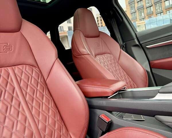 Черный Ауди SQ8 e-tron, объемом двигателя 0 л и пробегом 18 тыс. км за 73500 $, фото 33 на Automoto.ua