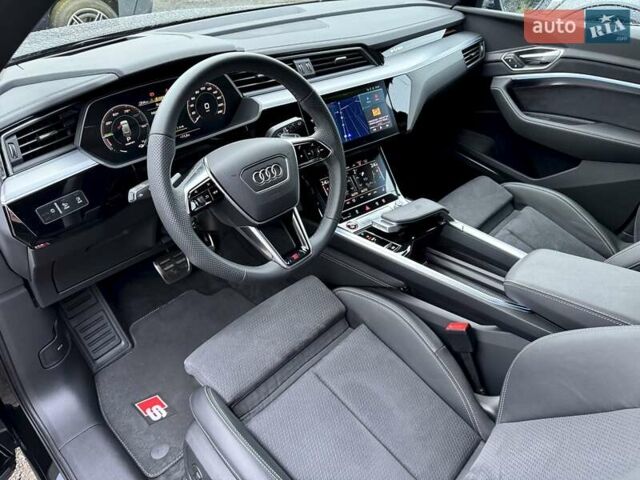 Черный Ауди SQ8 e-tron, объемом двигателя 0 л и пробегом 28 тыс. км за 68000 $, фото 40 на Automoto.ua