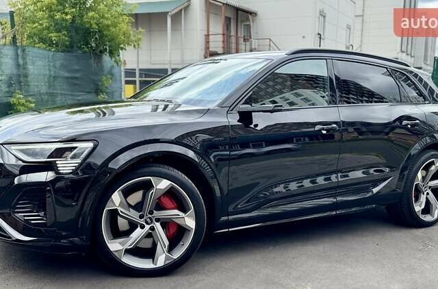 Черный Ауди SQ8 e-tron, объемом двигателя 0 л и пробегом 18 тыс. км за 73500 $, фото 46 на Automoto.ua