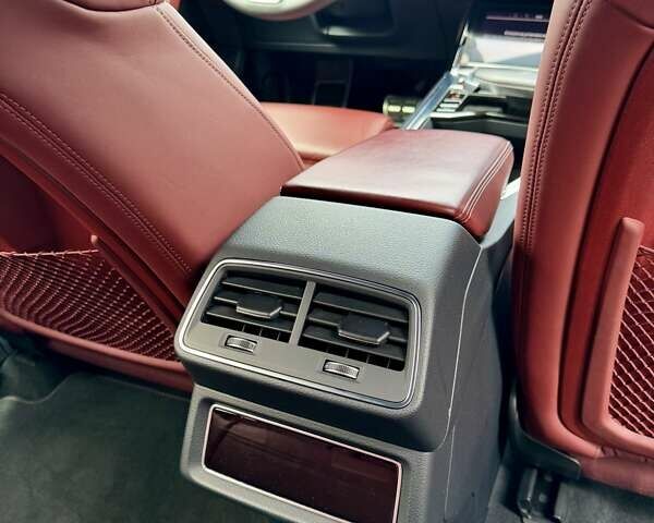 Черный Ауди SQ8 e-tron, объемом двигателя 0 л и пробегом 18 тыс. км за 73500 $, фото 74 на Automoto.ua