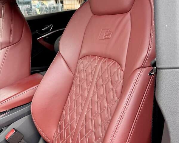 Черный Ауди SQ8 e-tron, объемом двигателя 0 л и пробегом 18 тыс. км за 73500 $, фото 57 на Automoto.ua