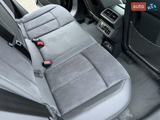 Чорний Ауді SQ8 e-tron, об'ємом двигуна 0 л та пробігом 28 тис. км за 68000 $, фото 67 на Automoto.ua