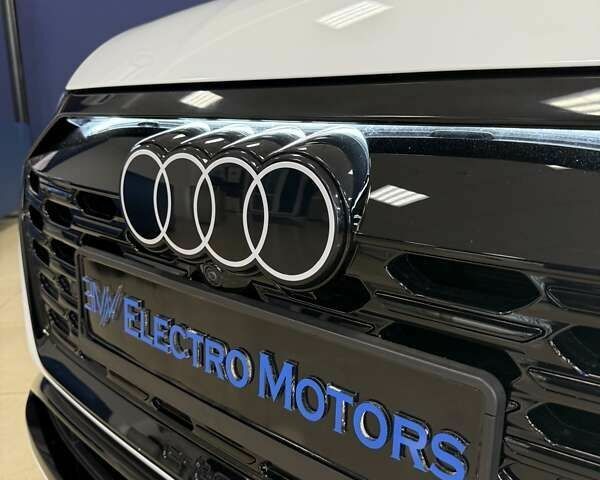 Ауді SQ8 e-tron, об'ємом двигуна 0 л та пробігом 9 тис. км за 72999 $, фото 12 на Automoto.ua