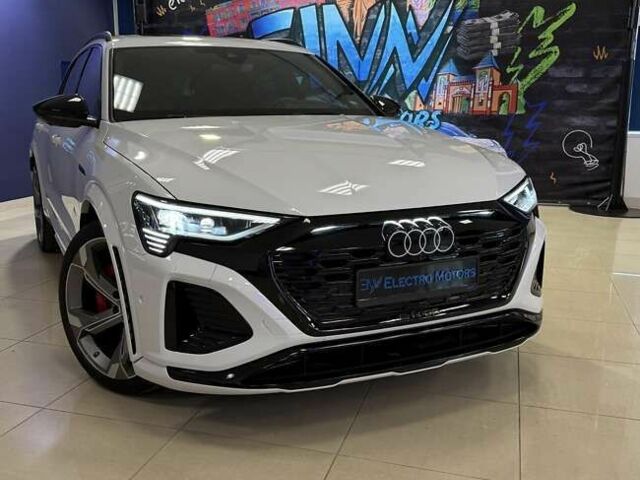 Ауді SQ8 e-tron, об'ємом двигуна 0 л та пробігом 9 тис. км за 72999 $, фото 2 на Automoto.ua