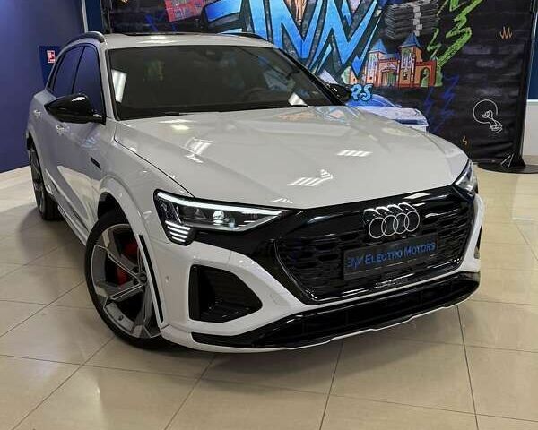 Ауді SQ8 e-tron, об'ємом двигуна 0 л та пробігом 9 тис. км за 72999 $, фото 7 на Automoto.ua