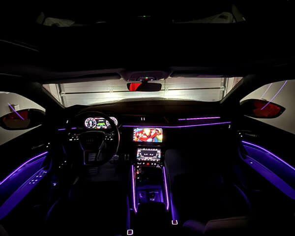 Белый Ауди SQ8 Sportback e-tron, объемом двигателя 0 л и пробегом 60 тыс. км за 85000 $, фото 6 на Automoto.ua