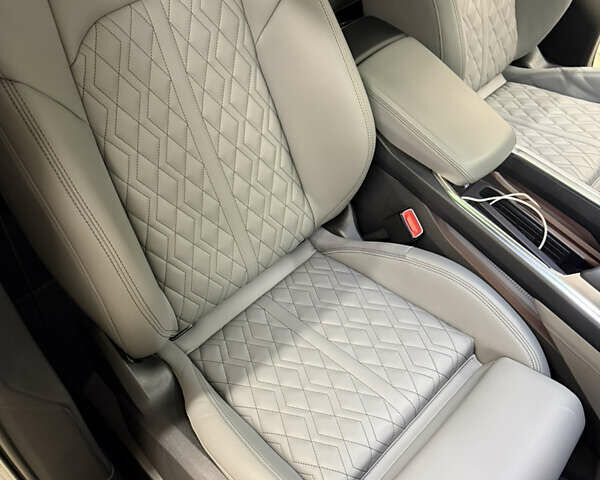 Белый Ауди SQ8 Sportback e-tron, объемом двигателя 0 л и пробегом 60 тыс. км за 83500 $, фото 17 на Automoto.ua