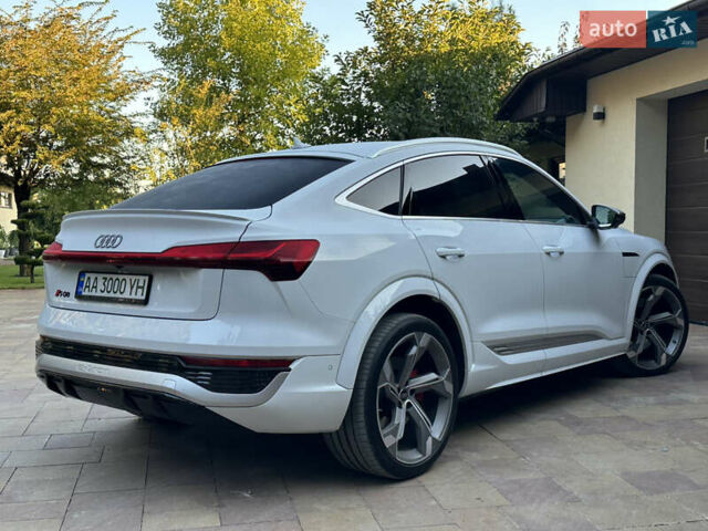 Белый Ауди SQ8 Sportback e-tron, объемом двигателя 0 л и пробегом 60 тыс. км за 83500 $, фото 6 на Automoto.ua