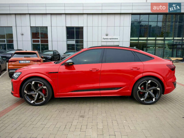 Красный Ауди SQ8 Sportback e-tron, объемом двигателя 0 л и пробегом 27 тыс. км за 72000 $, фото 1 на Automoto.ua