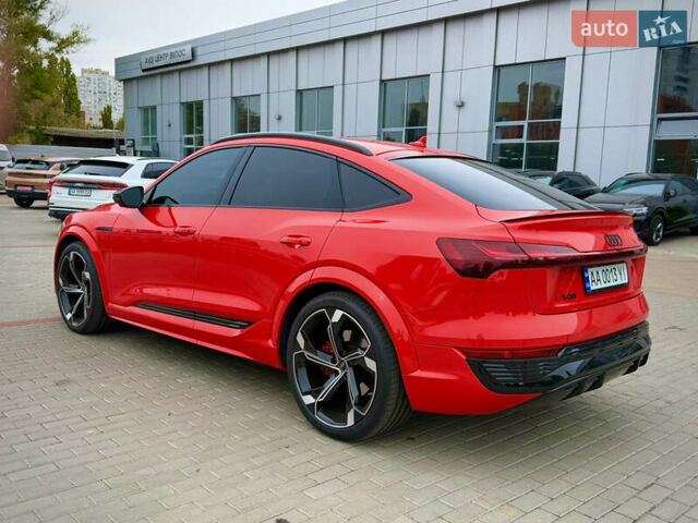 Красный Ауди SQ8 Sportback e-tron, объемом двигателя 0 л и пробегом 27 тыс. км за 72000 $, фото 2 на Automoto.ua