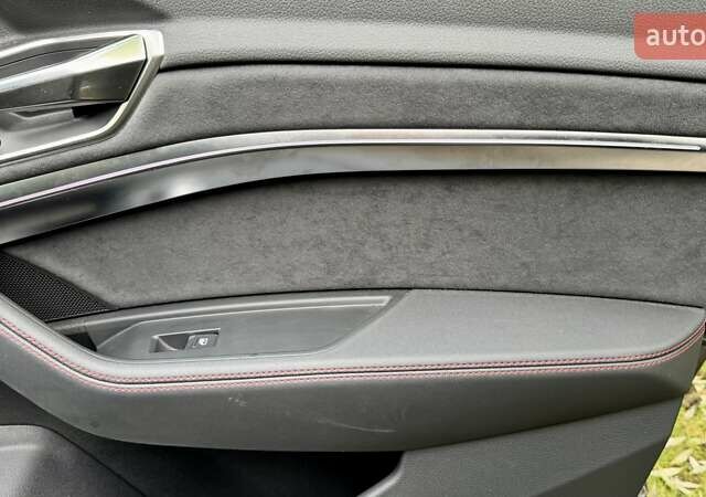 Ауди SQ8 Sportback e-tron, объемом двигателя 0 л и пробегом 15 тыс. км за 77000 $, фото 26 на Automoto.ua