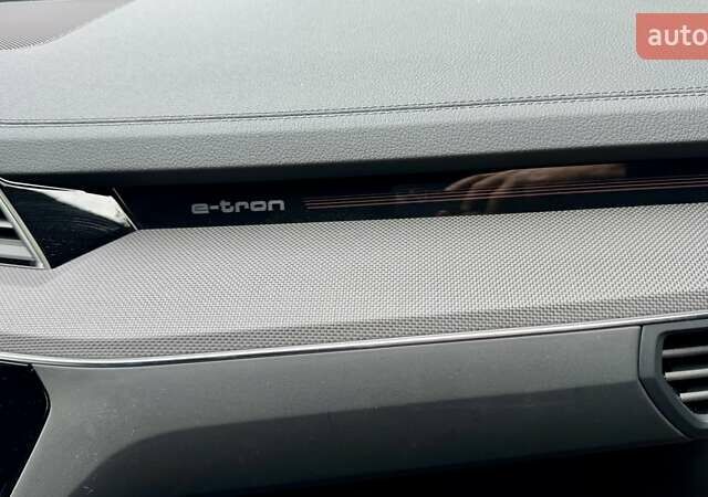 Ауди SQ8 Sportback e-tron, объемом двигателя 0 л и пробегом 15 тыс. км за 77000 $, фото 29 на Automoto.ua