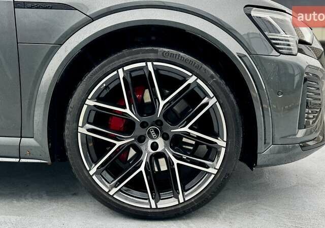 Ауди SQ8 Sportback e-tron, объемом двигателя 0 л и пробегом 15 тыс. км за 77000 $, фото 17 на Automoto.ua
