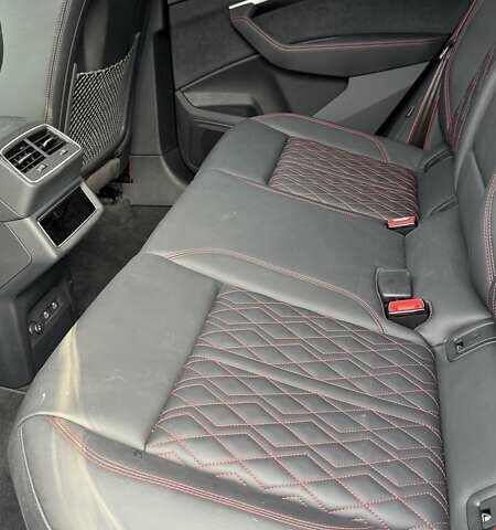 Ауди SQ8 Sportback e-tron, объемом двигателя 0 л и пробегом 15 тыс. км за 77000 $, фото 24 на Automoto.ua