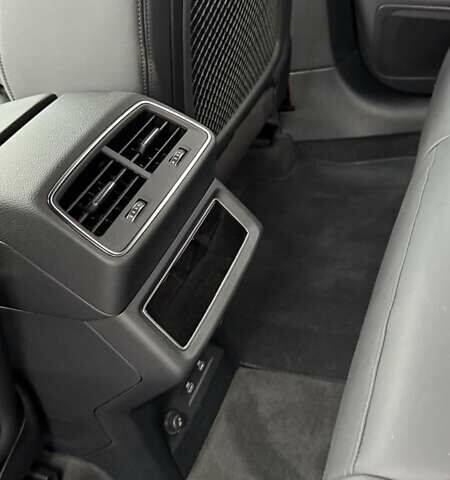 Ауди SQ8 Sportback e-tron, объемом двигателя 0 л и пробегом 15 тыс. км за 77000 $, фото 48 на Automoto.ua