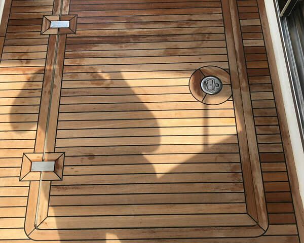 Белый Азимут Флайбридж-Рендж, объемом двигателя 5.9 л и пробегом 1 тыс. км за 285000 $, фото 40 на Automoto.ua