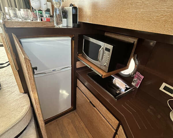 Белый Азимут Флайбридж-Рендж, объемом двигателя 5.9 л и пробегом 1 тыс. км за 285000 $, фото 44 на Automoto.ua