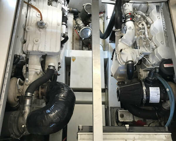 Белый Азимут Флайбридж-Рендж, объемом двигателя 5.9 л и пробегом 1 тыс. км за 285000 $, фото 76 на Automoto.ua