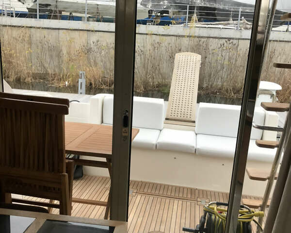 Белый Азимут Флайбридж-Рендж, объемом двигателя 5.9 л и пробегом 1 тыс. км за 285000 $, фото 36 на Automoto.ua