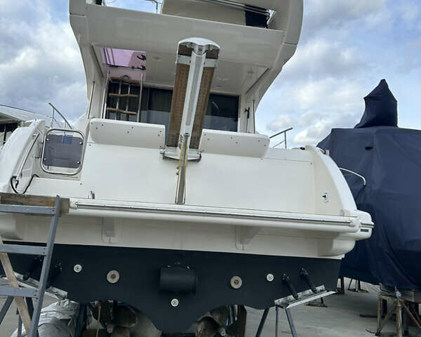 Белый Азимут Флайбридж-Рендж, объемом двигателя 5.9 л и пробегом 1 тыс. км за 285000 $, фото 18 на Automoto.ua