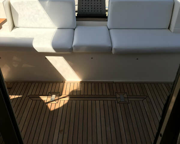 Белый Азимут Флайбридж-Рендж, объемом двигателя 5.9 л и пробегом 1 тыс. км за 285000 $, фото 38 на Automoto.ua