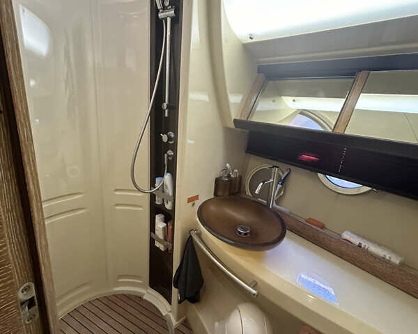 Белый Азимут Флайбридж-Рендж, объемом двигателя 5.9 л и пробегом 1 тыс. км за 285000 $, фото 62 на Automoto.ua