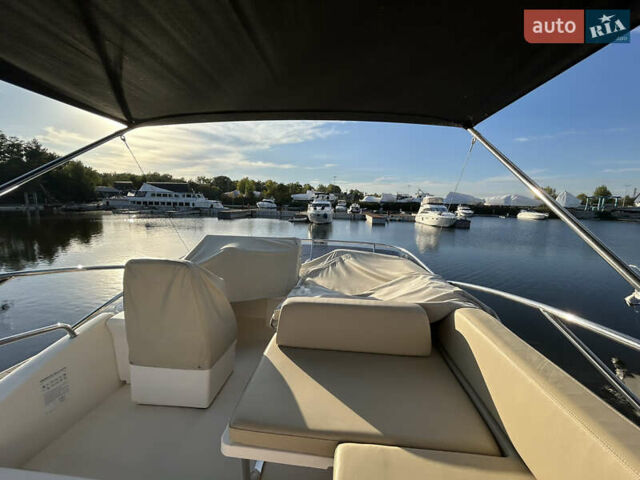 Белый Азимут Флайбридж-Рендж, объемом двигателя 5.9 л и пробегом 1 тыс. км за 285000 $, фото 33 на Automoto.ua