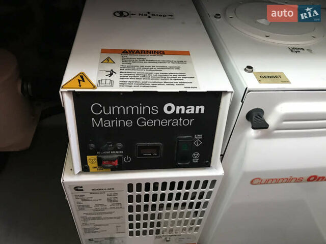 Белый Азимут Флайбридж-Рендж, объемом двигателя 5.9 л и пробегом 1 тыс. км за 285000 $, фото 77 на Automoto.ua