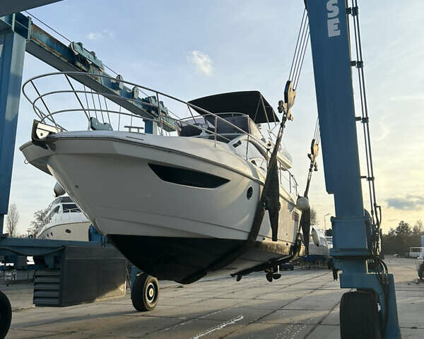 Белый Азимут Флайбридж-Рендж, объемом двигателя 5.9 л и пробегом 1 тыс. км за 285000 $, фото 28 на Automoto.ua