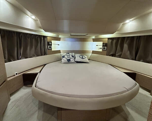 Белый Азимут Флайбридж-Рендж, объемом двигателя 5.9 л и пробегом 1 тыс. км за 285000 $, фото 61 на Automoto.ua