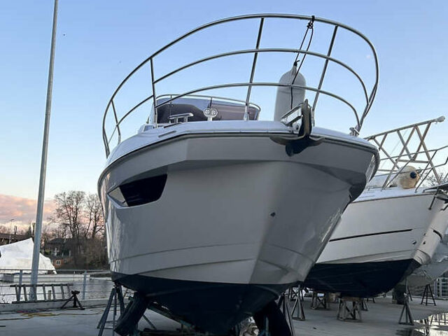 Белый Азимут Флайбридж-Рендж, объемом двигателя 5.9 л и пробегом 1 тыс. км за 285000 $, фото 20 на Automoto.ua