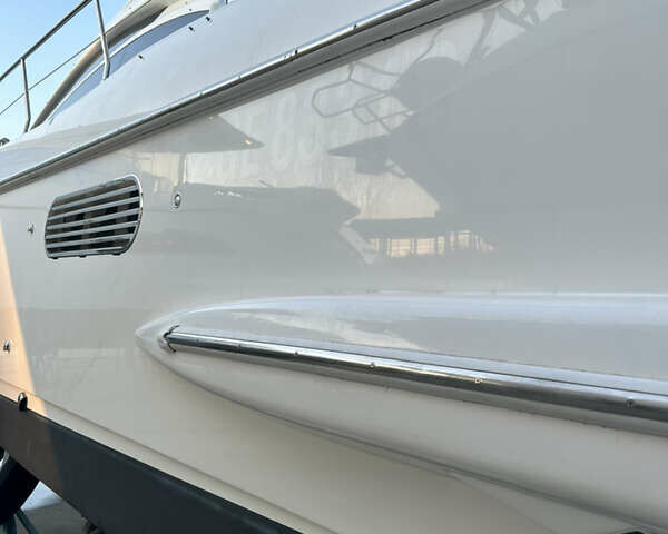 Белый Азимут Флайбридж-Рендж, объемом двигателя 5.9 л и пробегом 1 тыс. км за 285000 $, фото 24 на Automoto.ua