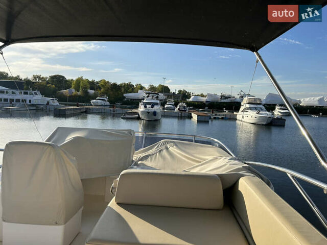 Белый Азимут Флайбридж-Рендж, объемом двигателя 5.9 л и пробегом 1 тыс. км за 285000 $, фото 31 на Automoto.ua