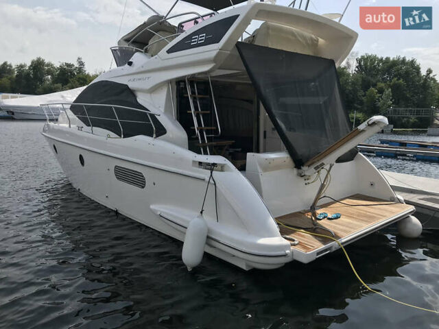 Белый Азимут Флайбридж-Рендж, объемом двигателя 5.9 л и пробегом 1 тыс. км за 285000 $, фото 8 на Automoto.ua