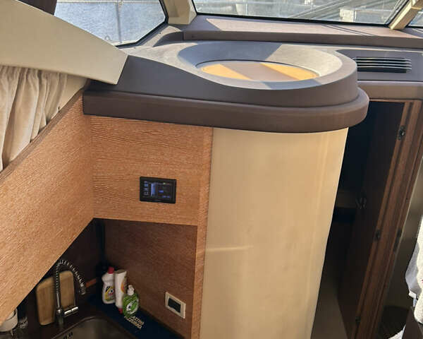 Белый Азимут Флайбридж-Рендж, объемом двигателя 5.9 л и пробегом 1 тыс. км за 285000 $, фото 47 на Automoto.ua