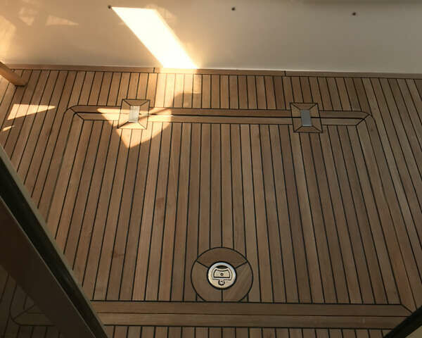 Белый Азимут Флайбридж-Рендж, объемом двигателя 5.9 л и пробегом 1 тыс. км за 285000 $, фото 41 на Automoto.ua