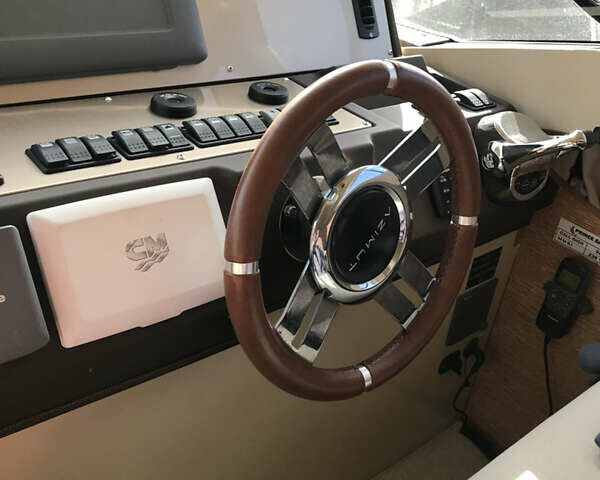 Белый Азимут Флайбридж-Рендж, объемом двигателя 5.9 л и пробегом 1 тыс. км за 285000 $, фото 73 на Automoto.ua