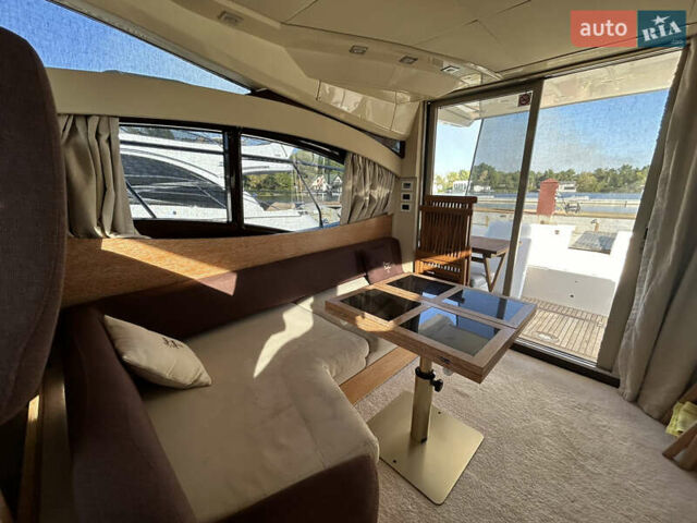 Белый Азимут Флайбридж-Рендж, объемом двигателя 5.9 л и пробегом 1 тыс. км за 285000 $, фото 52 на Automoto.ua