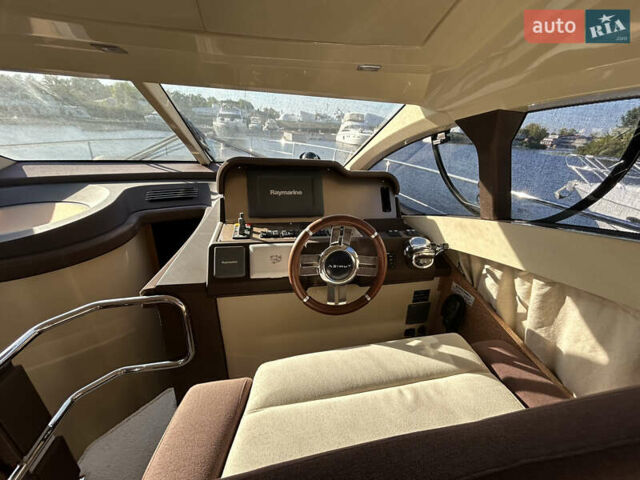 Белый Азимут Флайбридж-Рендж, объемом двигателя 5.9 л и пробегом 1 тыс. км за 285000 $, фото 50 на Automoto.ua