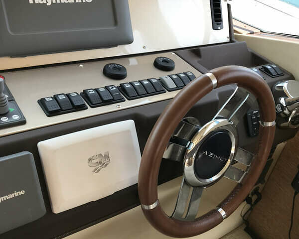 Белый Азимут Флайбридж-Рендж, объемом двигателя 5.9 л и пробегом 1 тыс. км за 285000 $, фото 74 на Automoto.ua